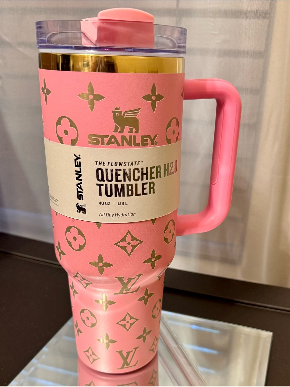 New Stanley Pink and Gold Quencher H2.0 Tumbler with Handle